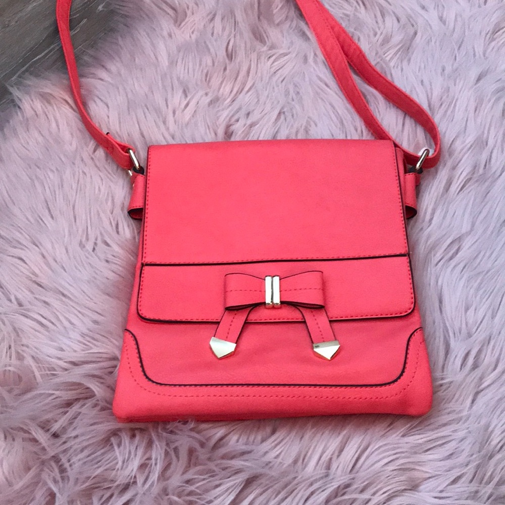 Coral Cross body bag with bow accent